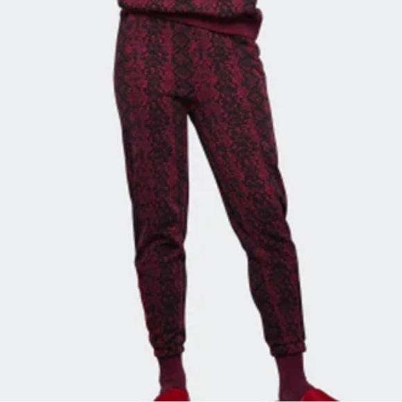 NWT ADIDAS x IVY PARK cherry snakeskin jogger sweat pants size S/M - Picture 1 of 14